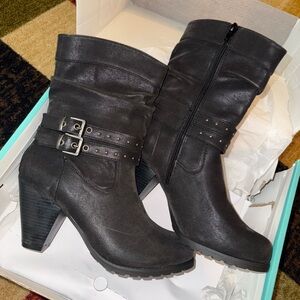 Maurices Black Heeled Boots with Chunky Heel